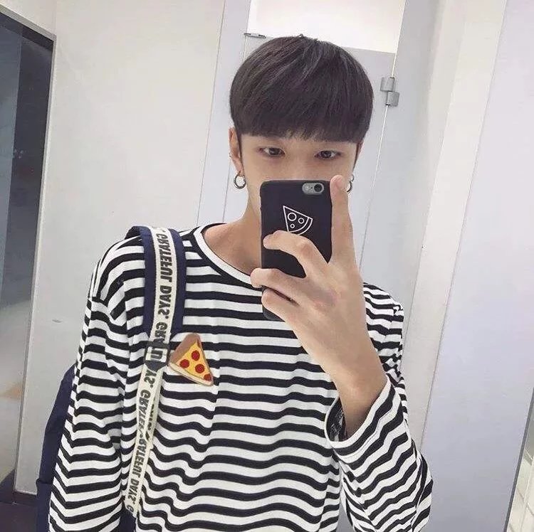 容忠雅骅