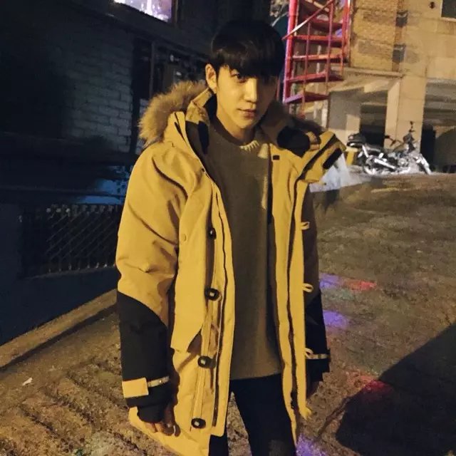 季筠威壮
