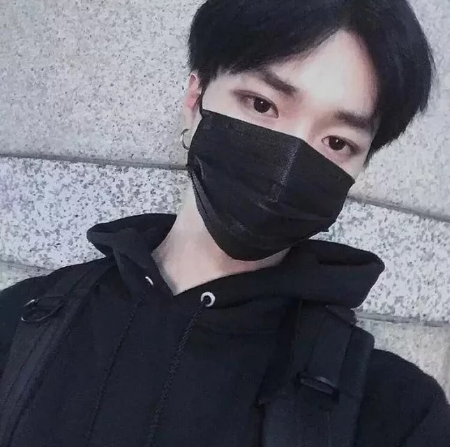 缪梅初仁
